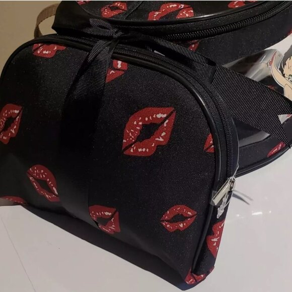 Betty Boop Makeup Bag 3 Pieces Set - Picture 4 of 8